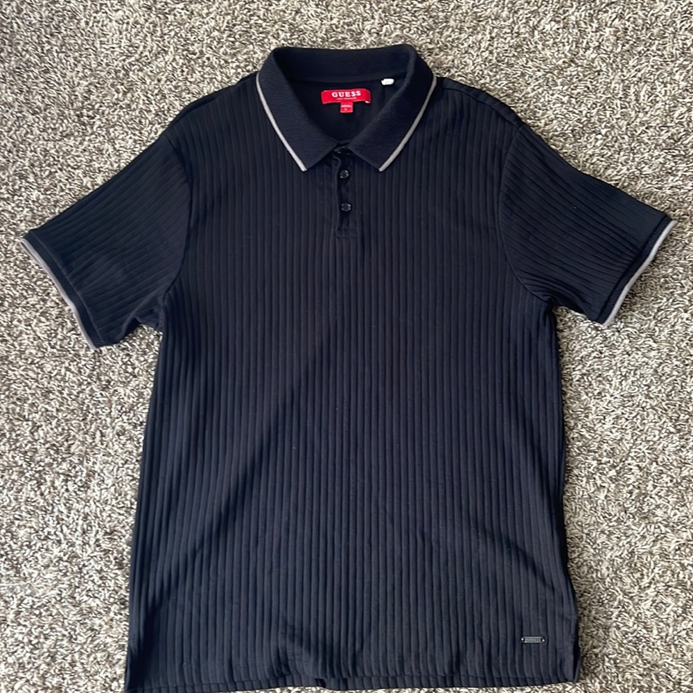 Men Guess short sleeve polo shirt.